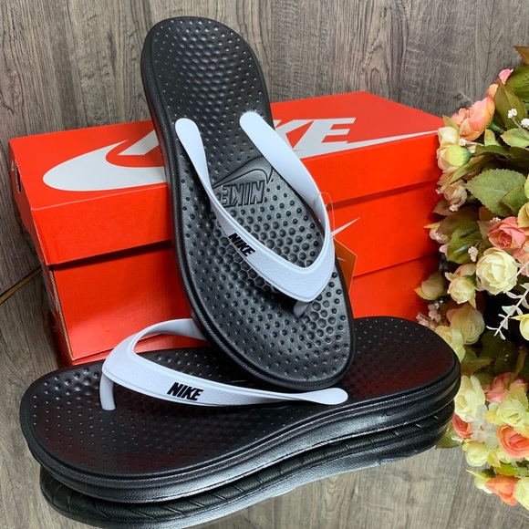 womens nike solay flip flops